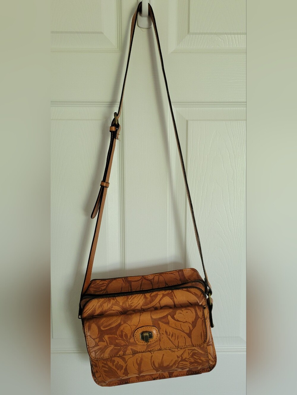 Patricia Nash Italian Leather with Laser Floral Maxela Crossbody Bag - Picture 2 of 9